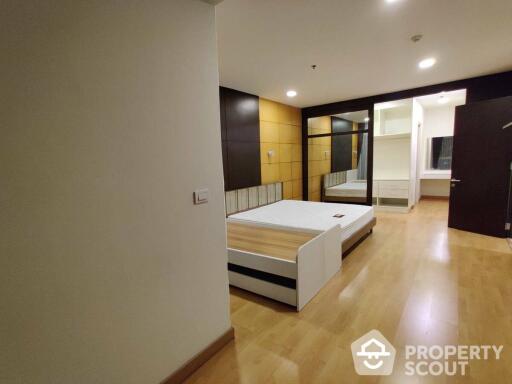 1-BR Condo at Nusasiri Grand Condominium near BTS Ekkamai