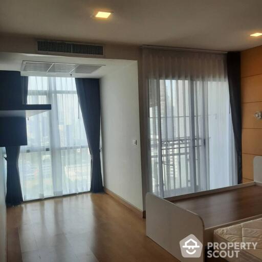 1-BR Condo at Nusasiri Grand Condominium near BTS Ekkamai