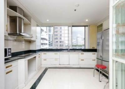 Langsuan Ville 2+1 bedroom condo for rent and sale