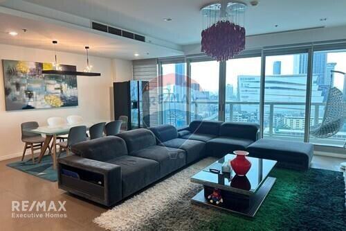 Luxury Riverfront Condo with Stunning Views - 9 Mins Walk to BTS Charoen Nakhon