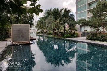 Luxury Riverfront Condo with Stunning Views - 9 Mins Walk to BTS Charoen Nakhon