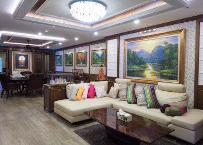 Spacious and elegantly decorated living room