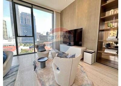 "Luxury Condo in Pathum Wan: Urban Oasis Awaits"