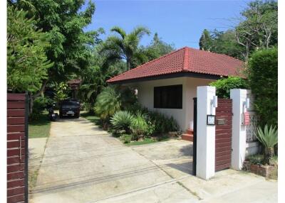 Pool Villa Three Bedroom & Guest Bungalow