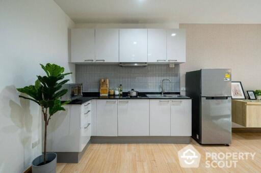 2-BR Condo at The Seed Musee Sukhumvit 26 near BTS Phrom Phong