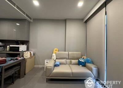 1-BR Condo at M Phayathai near BTS Victory Monument