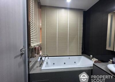 1-BR Condo at M Phayathai near BTS Victory Monument