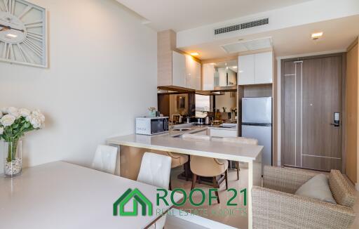 Beachfront Condo: Hot Sale! 2-Bedroom Unit in Bang Saray, on 30 Floor beautiful sea view