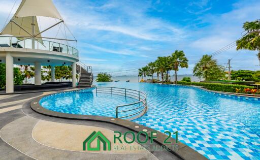 Beachfront Condo: Hot Sale! 2-Bedroom Unit in Bang Saray, on 30 Floor beautiful sea view