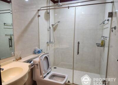 2-BR Condo at Klang Krung Resort (ratchada 7) near MRT Huai Khwang