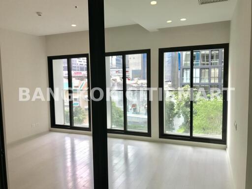 Condo at Noble Ploenchit for sale