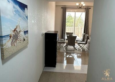 Furnished  Spacious Unit  Upgraded and Vacant