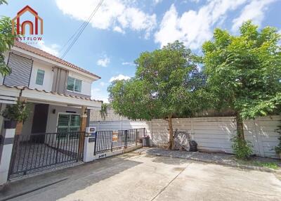 Two-story house with front yard