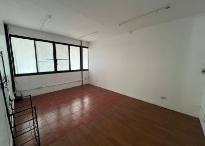 For Rent Bangkok Warehouse Rat Phatthana Saphan Sung