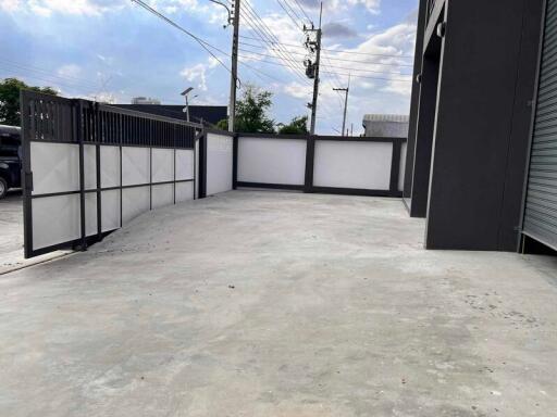 For Sale and Rent Pathum Thani Warehouse Khlong Luang