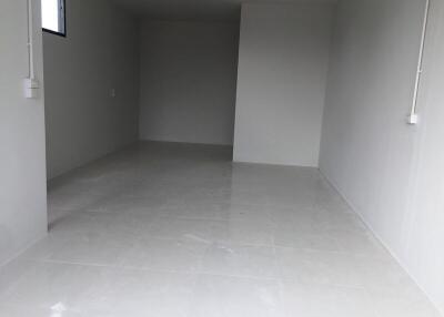 For Sale Pathum Thani Warehouse Phahon Yothin Khlong Luang