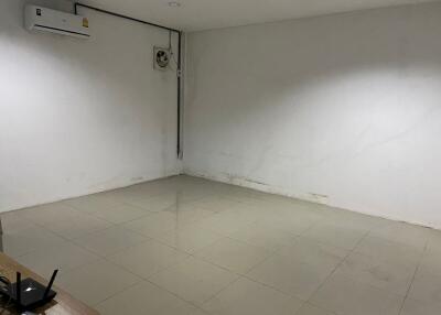 For Rent Bangkok Warehouse Phatthana Chonnabot 4 Lat Krabang