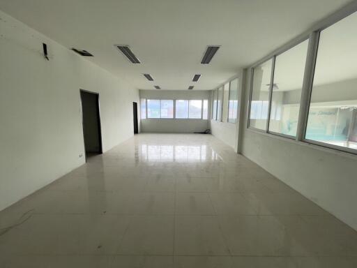 For Rent Bangkok Warehouse On Nut Suan Luang