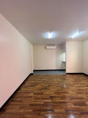 For Rent Bangkok Warehouse Ratchadapisek Din Daeng