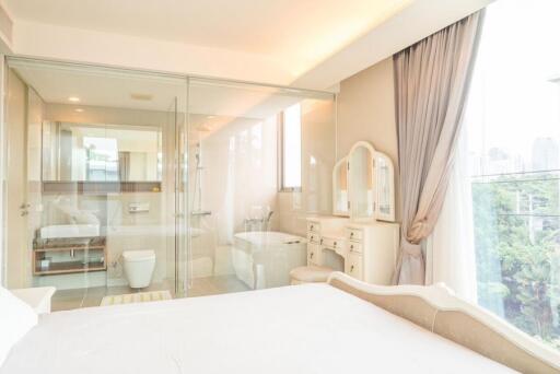 Spacious and bright bedroom with ensuite bathroom