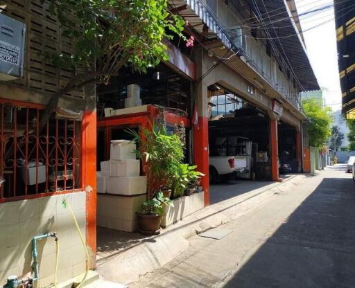 For Rent Bangkok Warehouse Sukhumvit BTS Surasak Yan Nawa