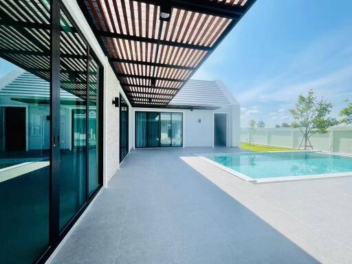 iBreeze View: 4 Bedroom Pool Villa