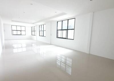 For Rent Bangkok Warehouse Watcharaphon Bang Khen