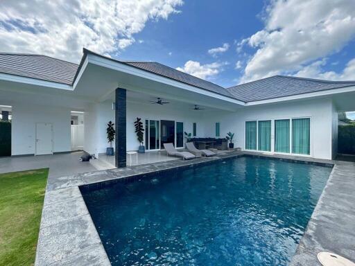 Aria Hua Hin: Modern 3 Bedroom Pool Villa