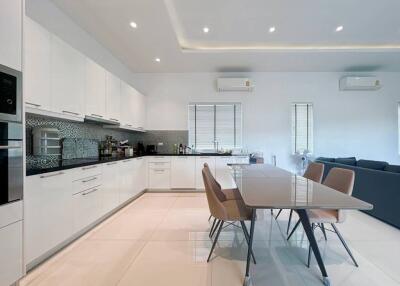 Aria Hua Hin: Modern 3 Bedroom Pool Villa