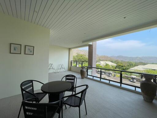 Black Mountain: Luxury 2 Bedroom Condo