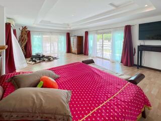 5 Bedroom Pool Villa in Khao Tao