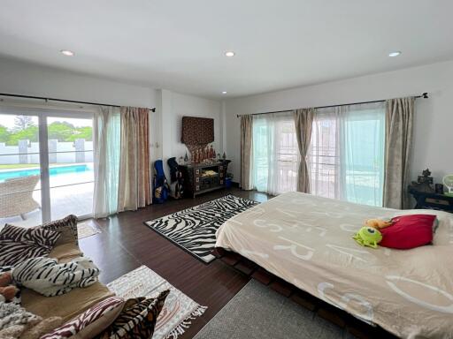 5 Bedroom Pool Villa in Khao Tao