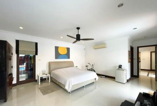 Modern Balinese Style 5 Bedroom Pool Villa