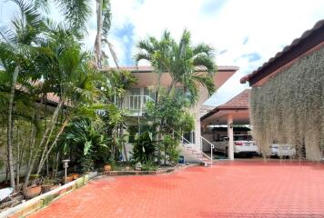 Modern Balinese Style 5 Bedroom Pool Villa