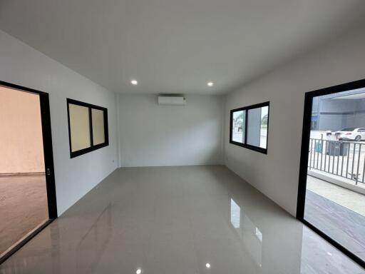 For Sale / Rent Nonthaburi Warehouse Kanchanaphisek Road Bang Yai