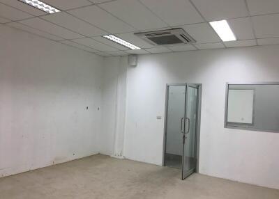 For Rent Nonthaburi Warehouse with Office Ngamwongwan Road Mueang Nonthaburi