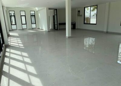 For Rent Samut Prakan Showroom Warehouse Bang Na-Trat Bang Phli