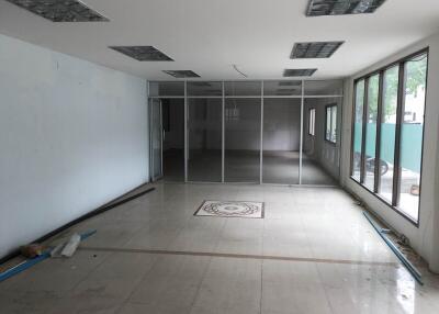 For Rent Bangkok Warehouse Krungthep Kreetha Saphan Sung