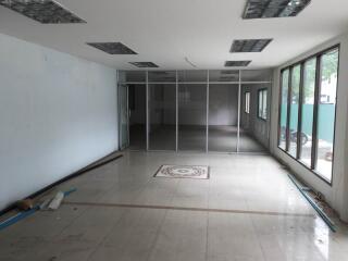 For Rent Bangkok Warehouse Krungthep Kreetha Saphan Sung