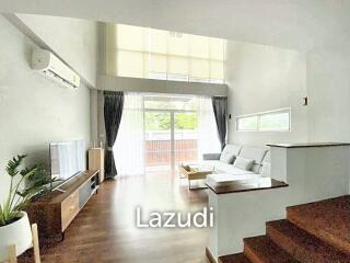 3 Bed 3 Bath 300 SQ.M House in sukhumvit 49