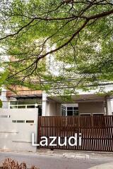 3 Bed 3 Bath 300 SQ.M House in sukhumvit 49