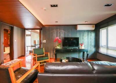 Outstanding 1 bedroom Condo at Punna Residence @ Nimman