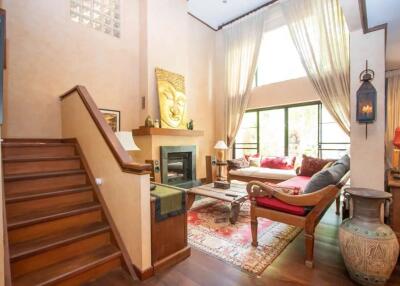Luxury 3 Bedroom Duplex for Sale : Huan Por Liang