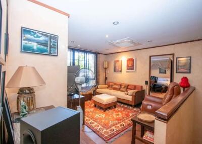 Luxury 3 Bedroom Duplex for Sale : Huan Por Liang