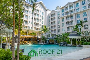 Urgent sale! Pool view, Fully furnished unit at Grand Florida Beachfront Condo Resort pattaya, Located Na jomtien Beach 1 Bed 1bath, 35 Sqm.