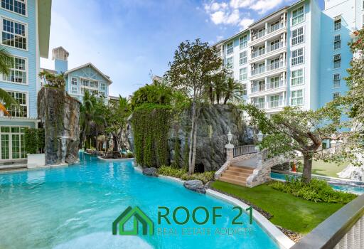 Urgent sale! Pool view, Fully furnished unit at Grand Florida Beachfront Condo Resort pattaya, Located Na jomtien Beach 1 Bed 1bath, 35 Sqm.