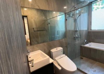 2-BR Condo at Q Prasarnmit near MRT Phetchaburi