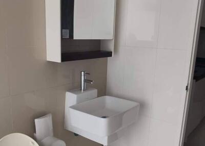 1-BR Condo at The Bloom Sukhumvit 71 near BTS Phra Khanong