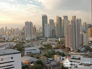 1-BR Condo at Oka Haus Sukhumvit 36 near BTS Thong Lor