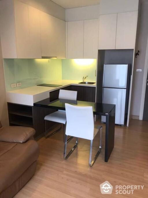 1-BR Condo at Urbano Absolute near BTS Krung Thon Buri